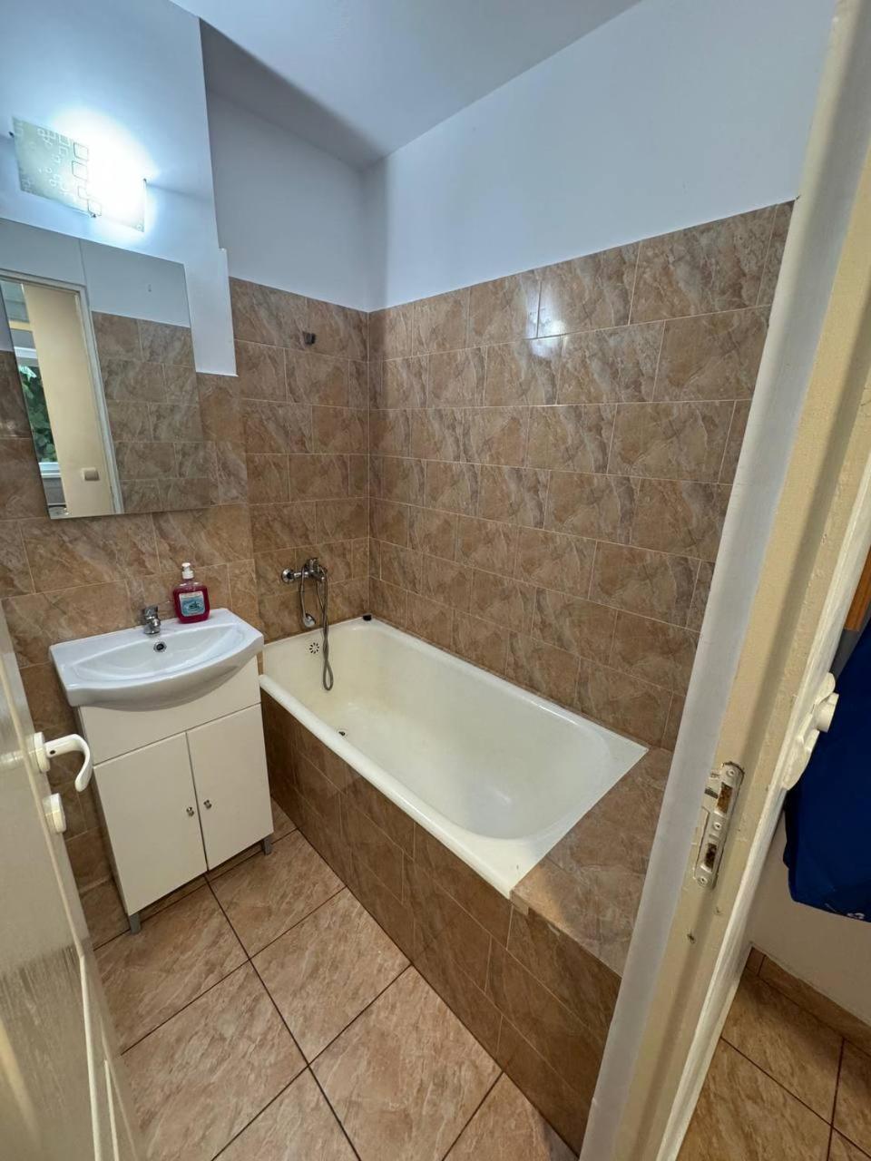 Affordable Apartment Close To The Castle フネドアラ エクステリア 写真